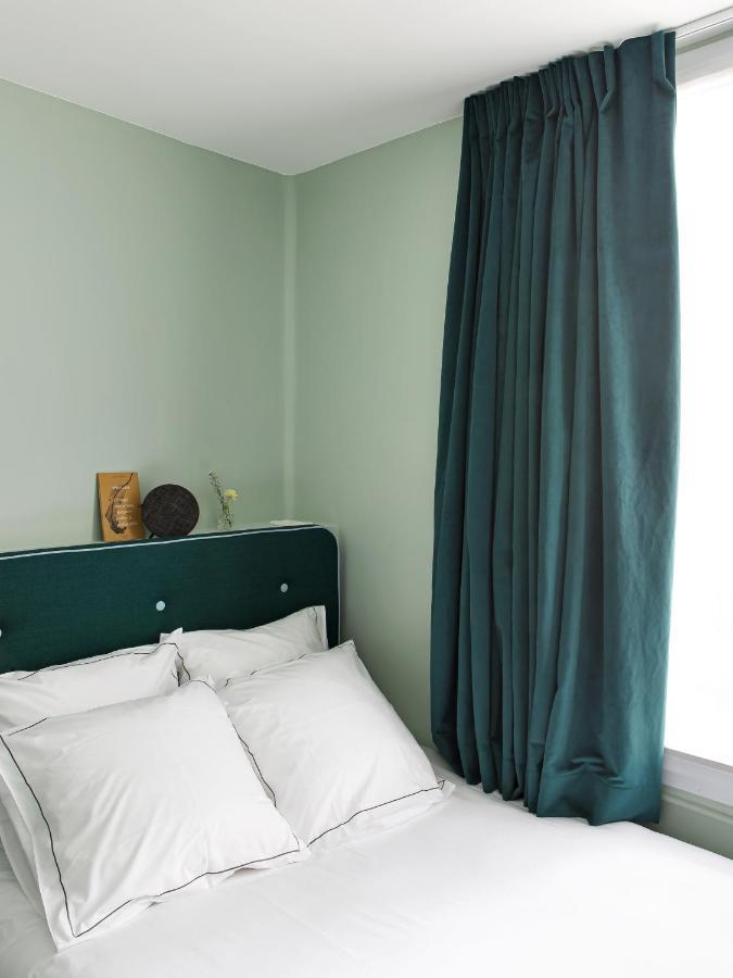 Single Room La petite Amie