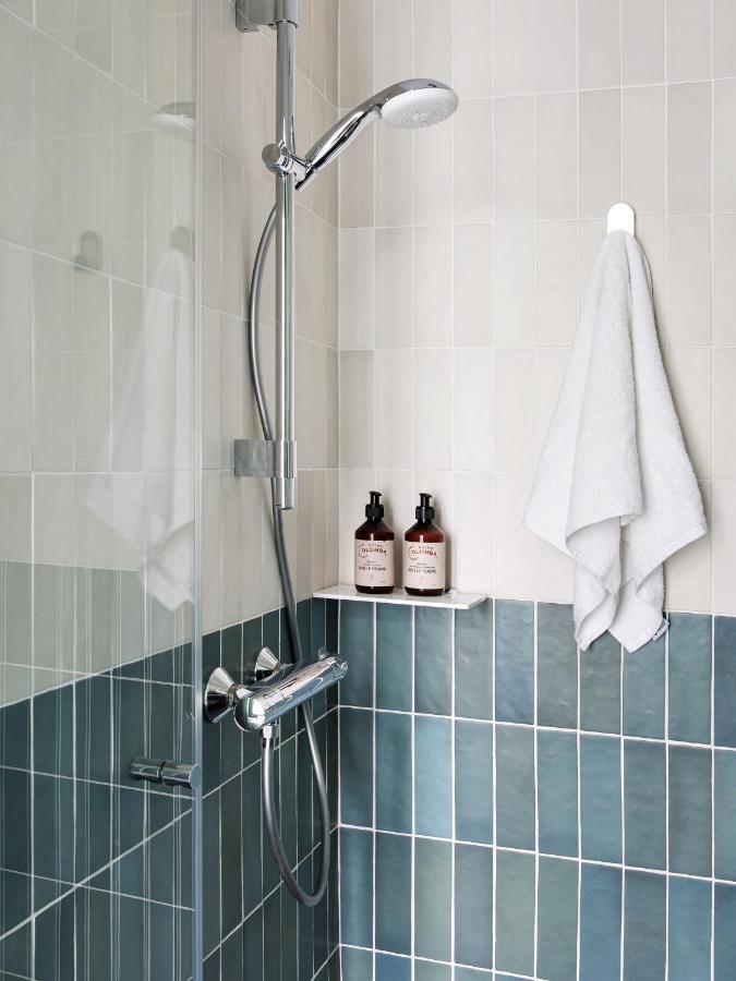 Single Room La petite Amie
