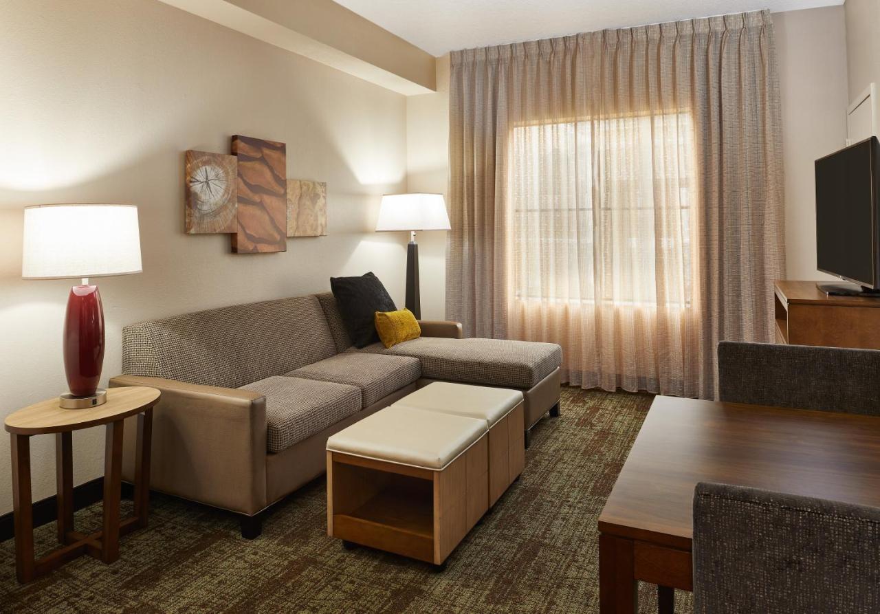 One-Bedroom King Suite Sofa Bed,1011637255:JPEG