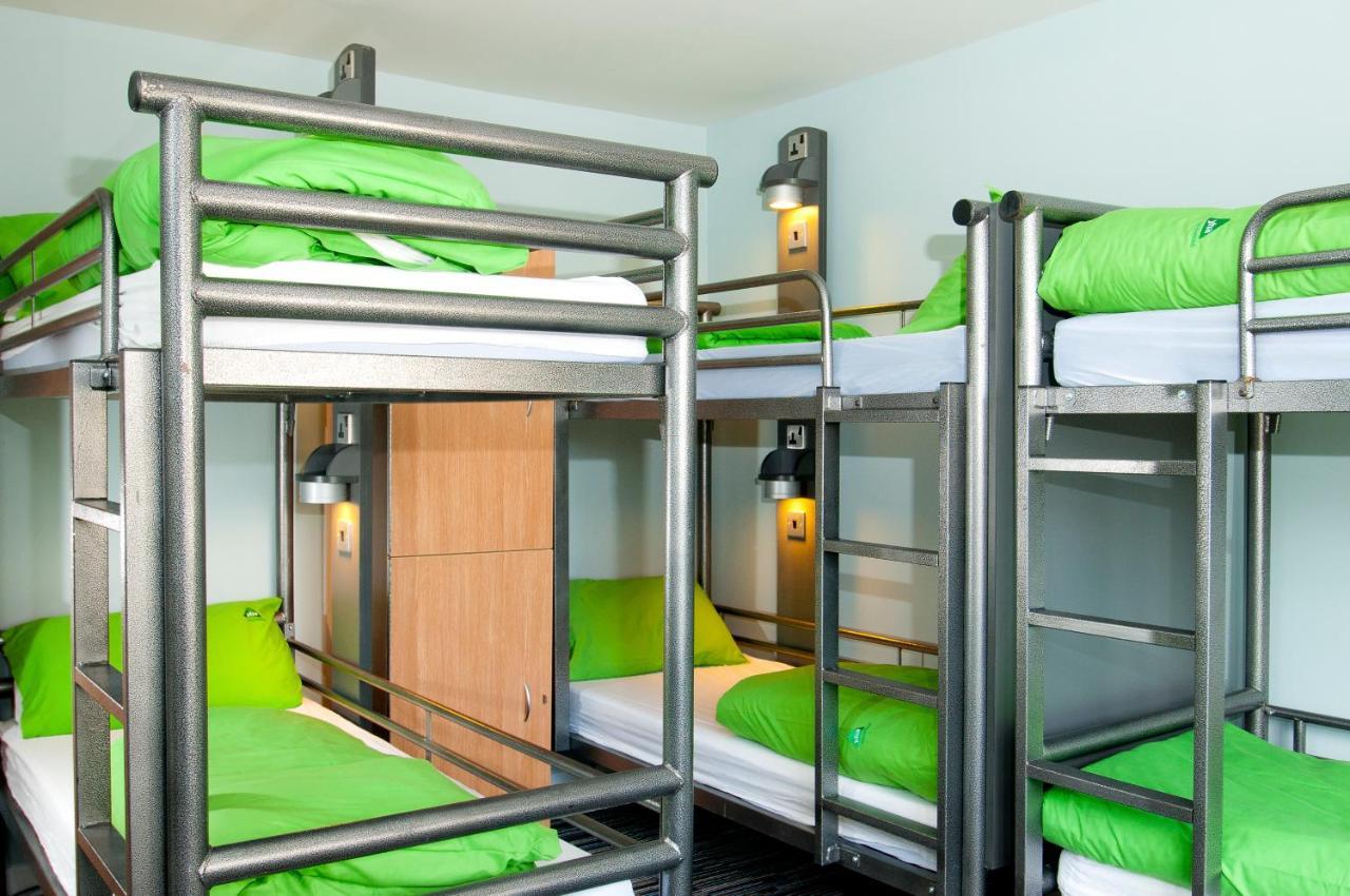 Bunk Bed in Male Dormitory Room with Shared Bathroom,1017127420:JPEG