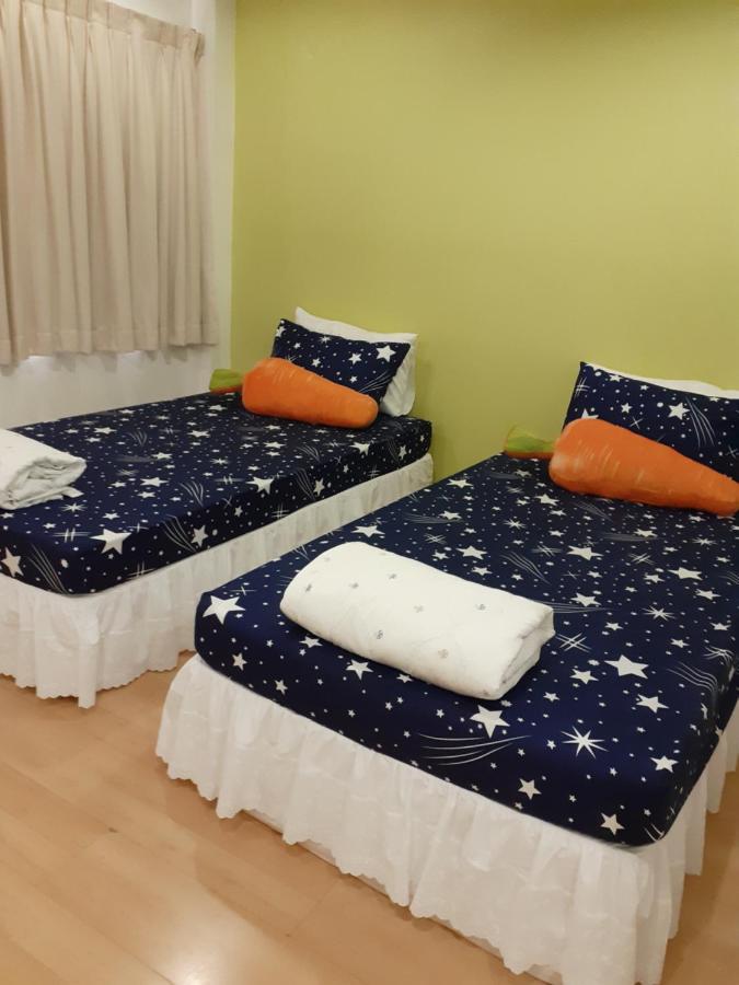 Standard Twin Room with Shared Bathroom