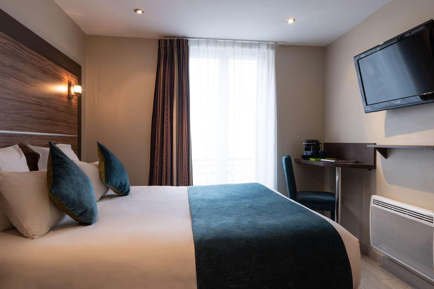 Comfort Queen Room