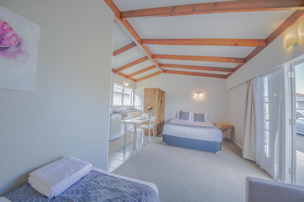 Twin Studio,1068970747:JPEG