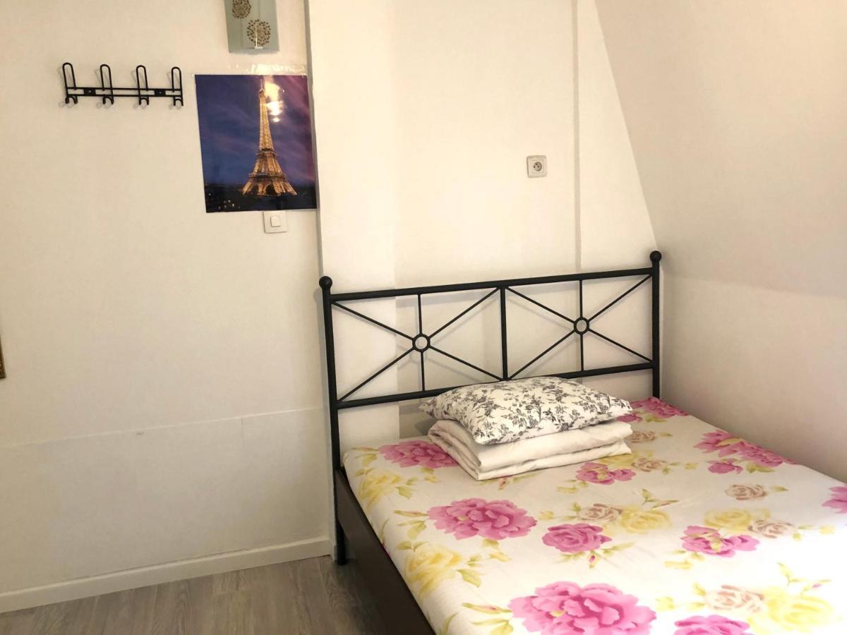 Double or Twin Room with Private Bathroom,1064402998:JPEG