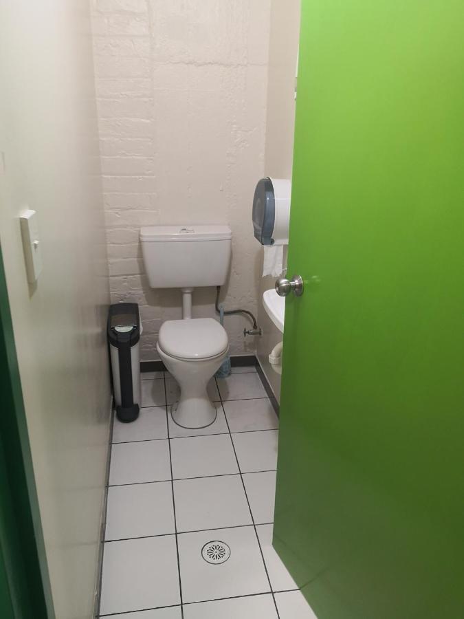 Single Room with Shared Shower and Toilet,1073343133:JPEG