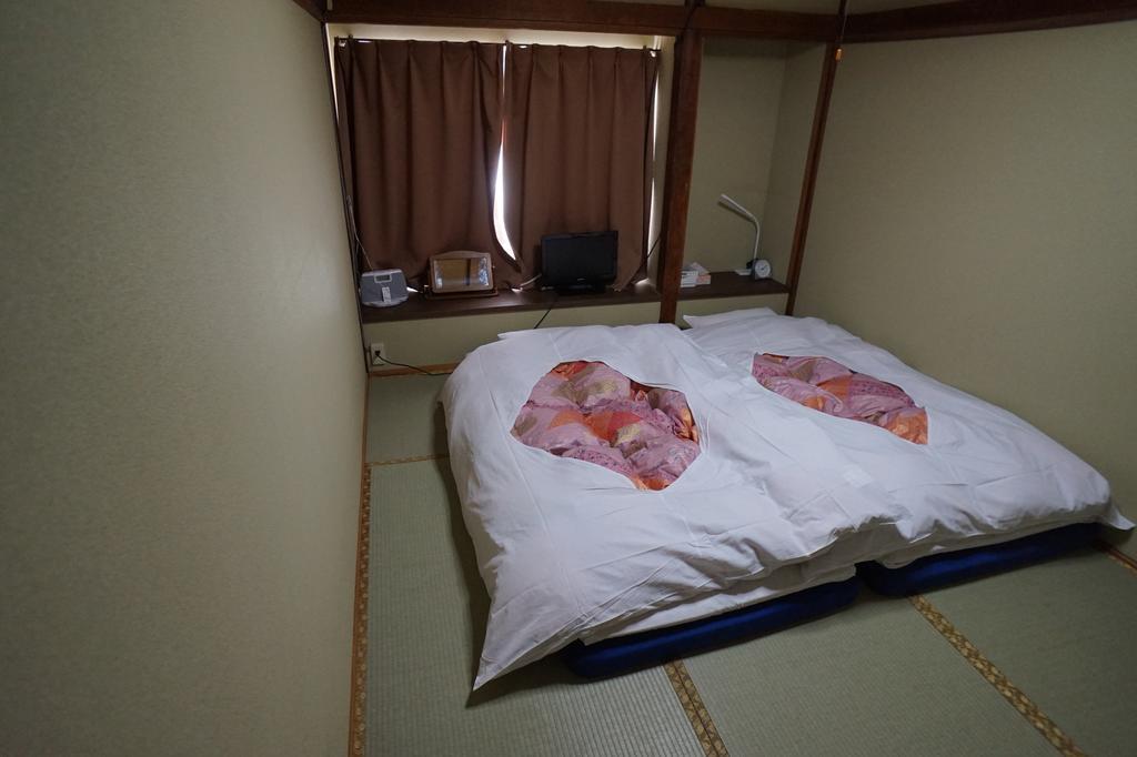 Twin Room with Shared Bathroom,706998724:JPEG