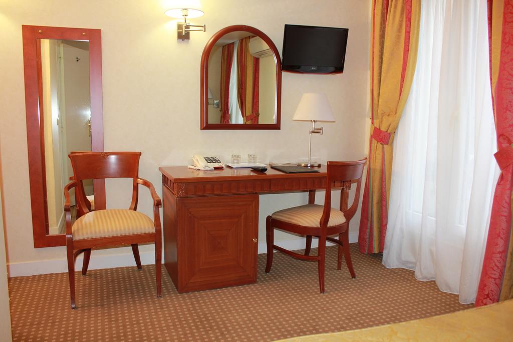 Standard Double Room,111308850:JPEG