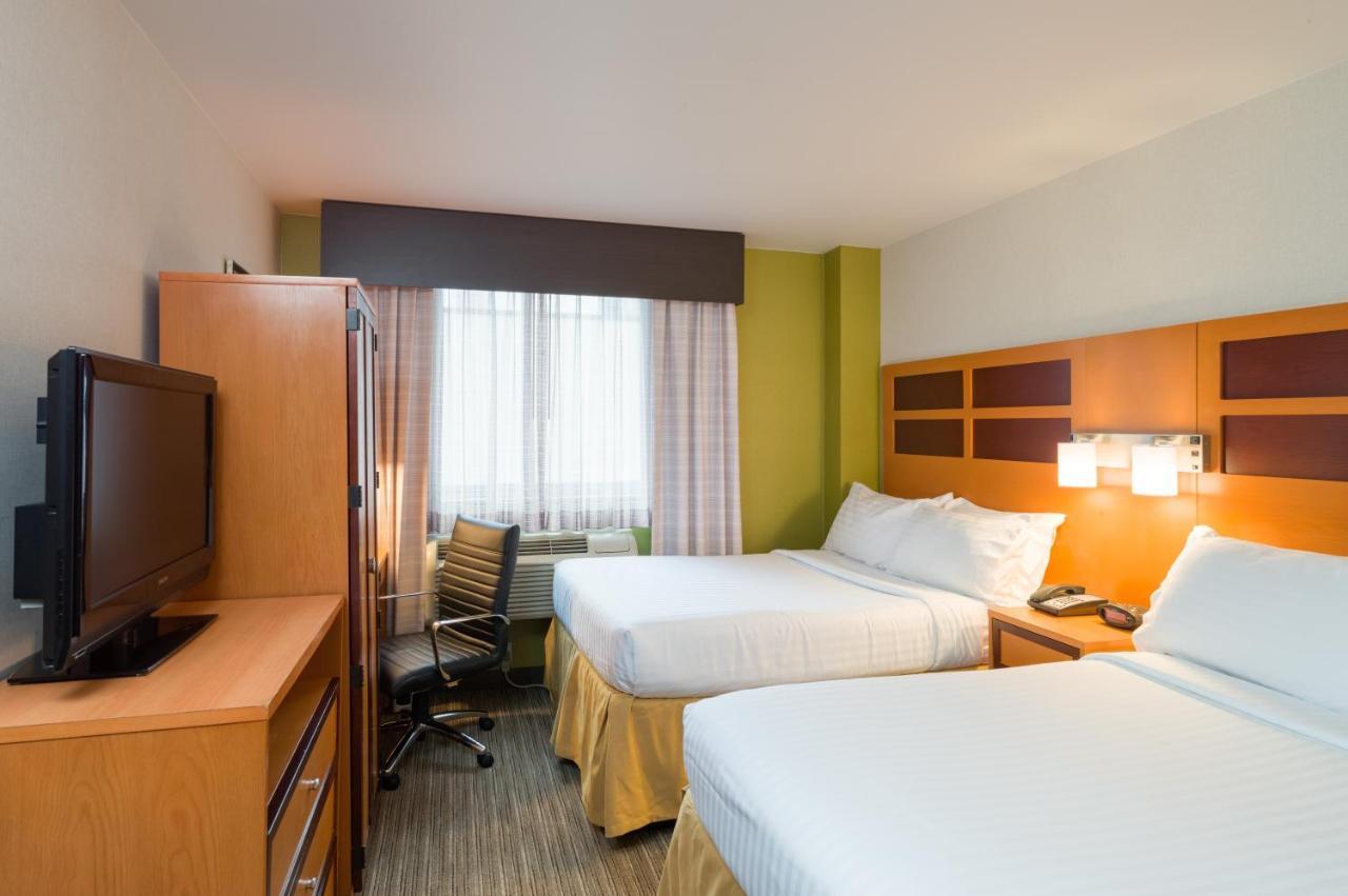 Double Room with Two Double Beds High Floor