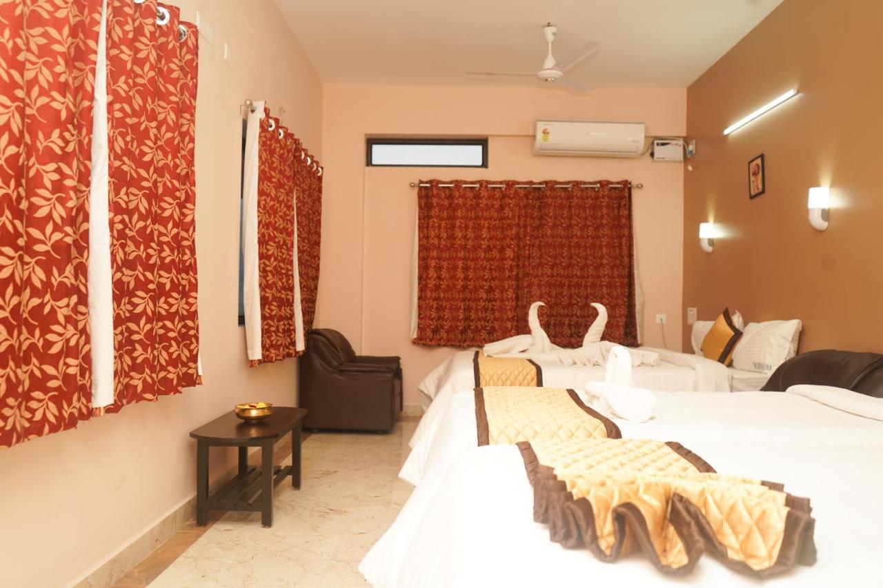 Family Room,1140233881:JPEG