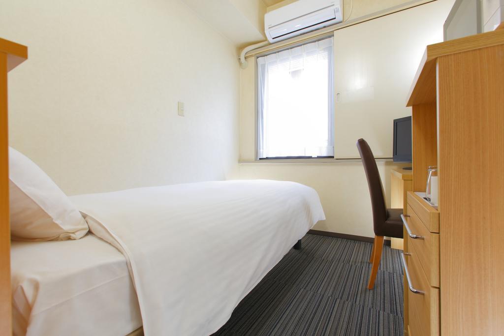Single Room - Weekly - Smoking - House Keeping is Optional with Additional Cost,118904827:JPEG