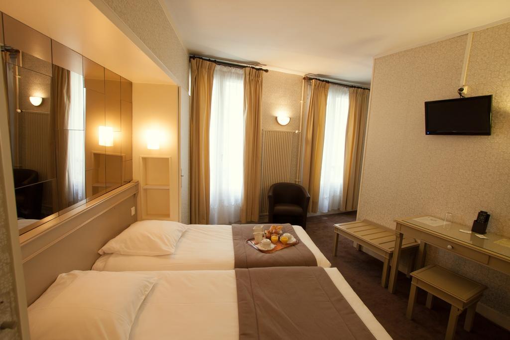 Standard Double or Twin Room,122418808:JPEG