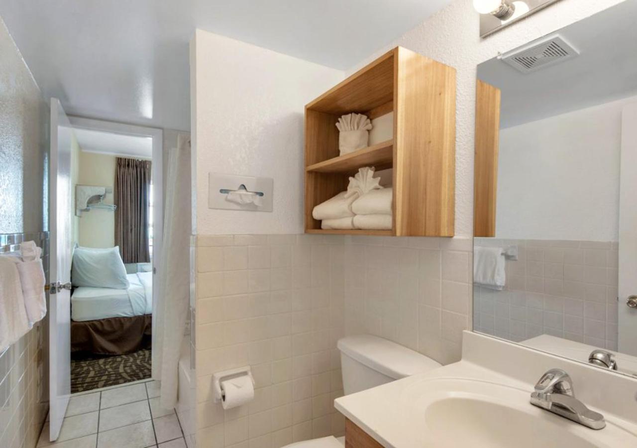 Suite with 2 Double Beds,  Water View, Non-Smoking
