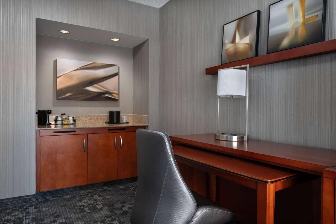 Suite with Two Doubles - Balcony