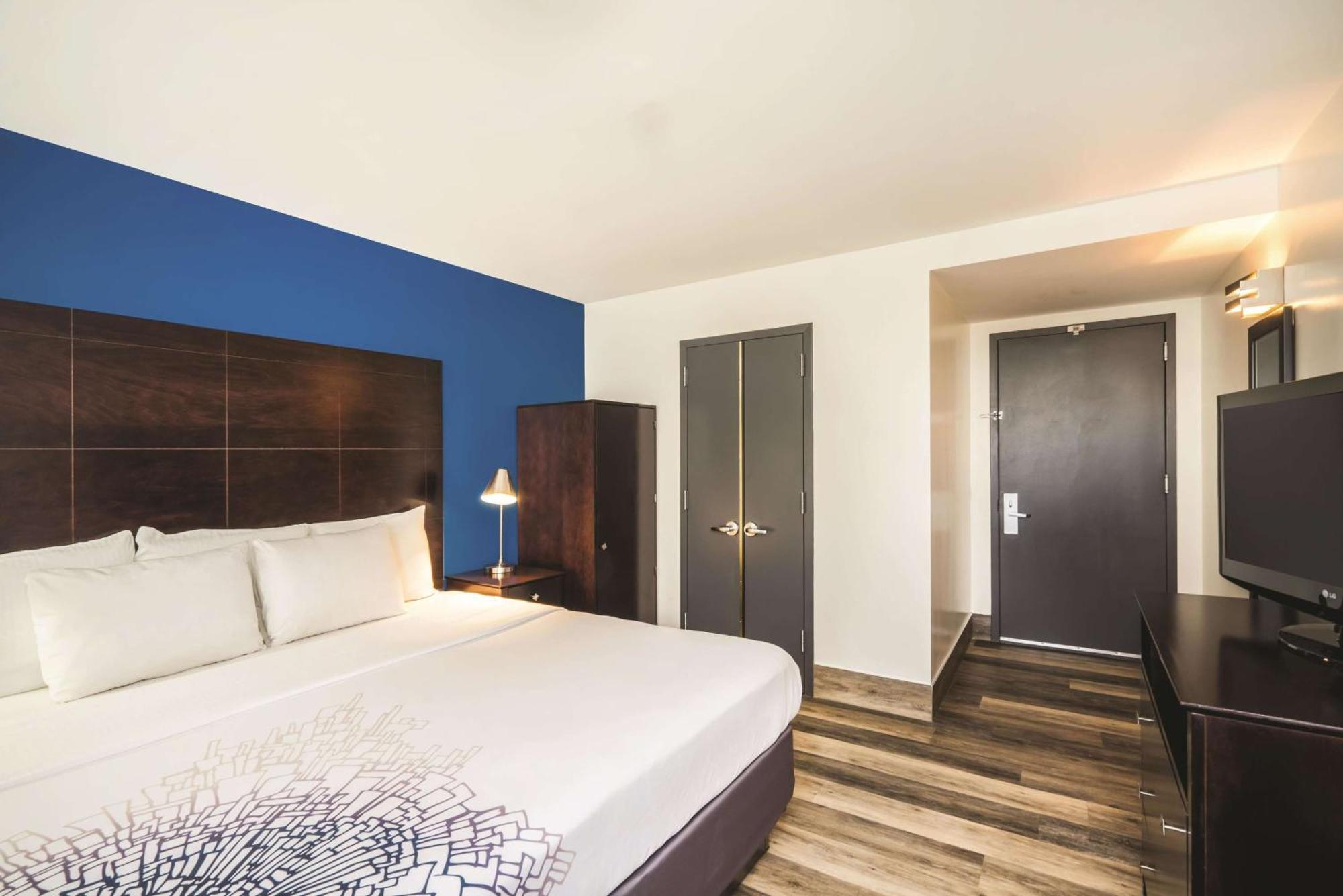 King Room - Non-Smoking