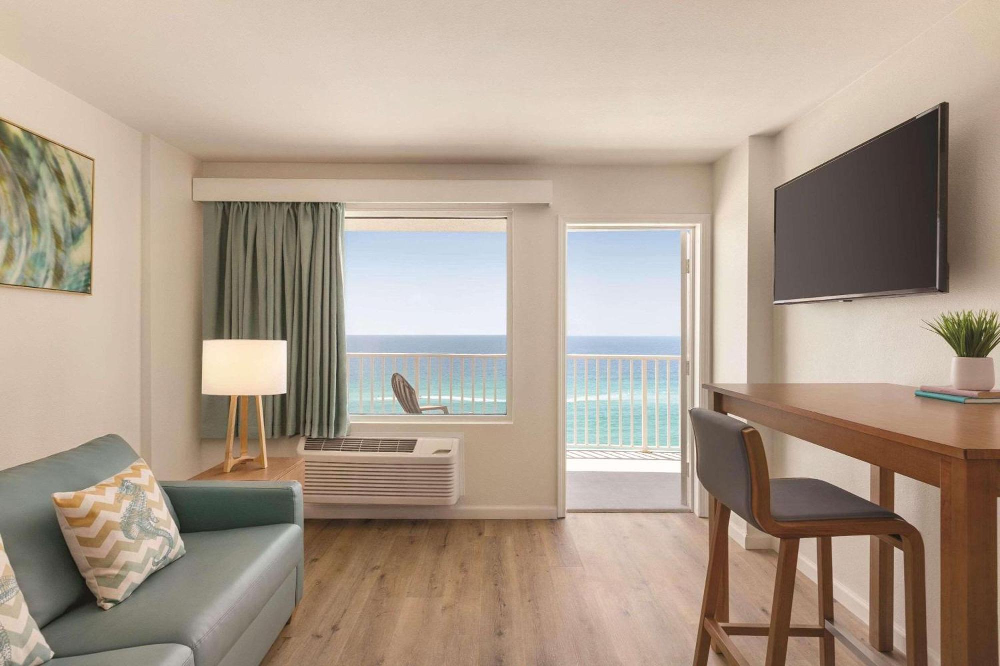 Extended Stay Double Suite with Two Double Beds - Non-Smoking/Top Floor,1211603716:JPEG