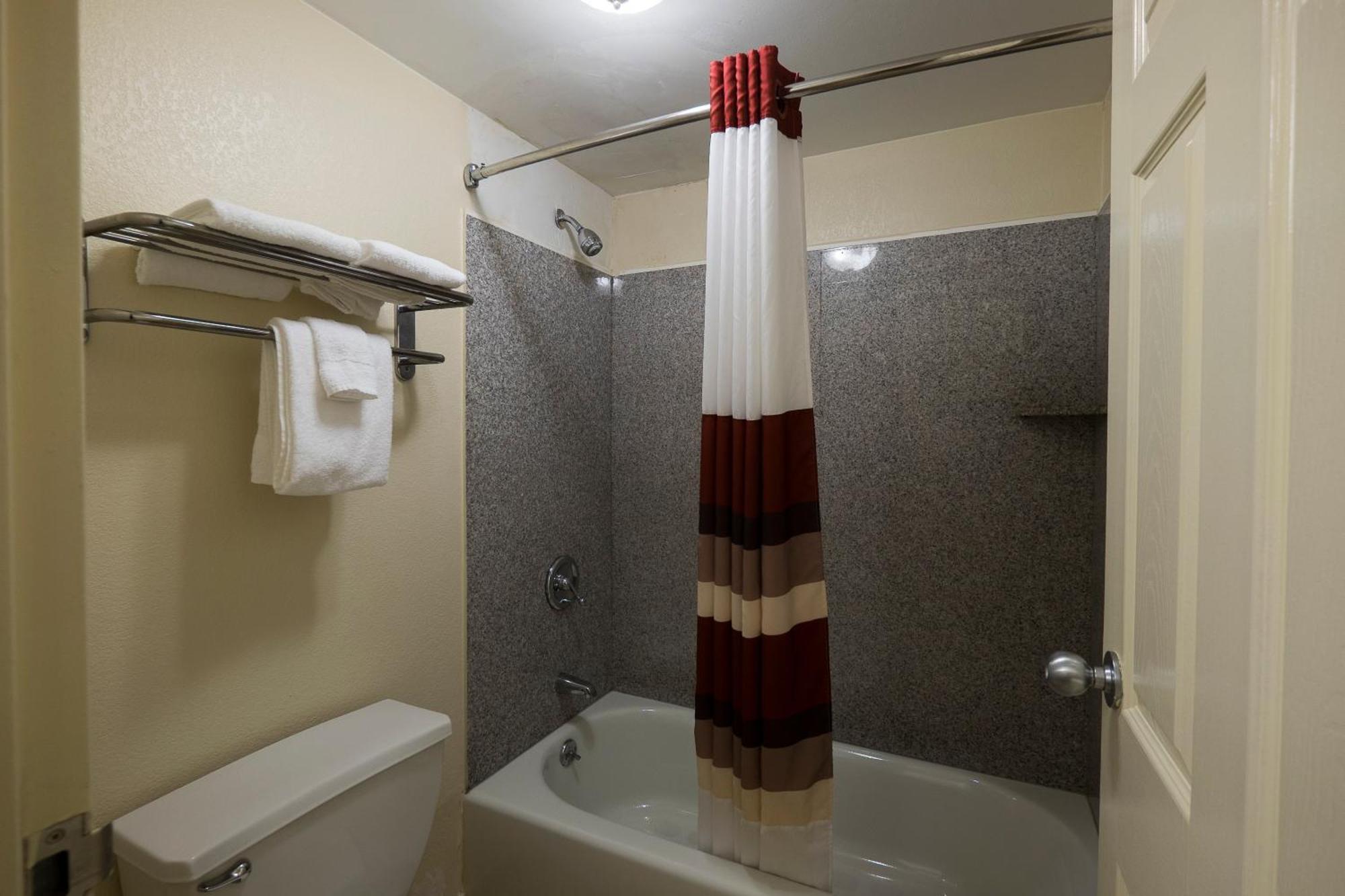 Deluxe Queen Room with Two Queen Beds - Non-Smoking