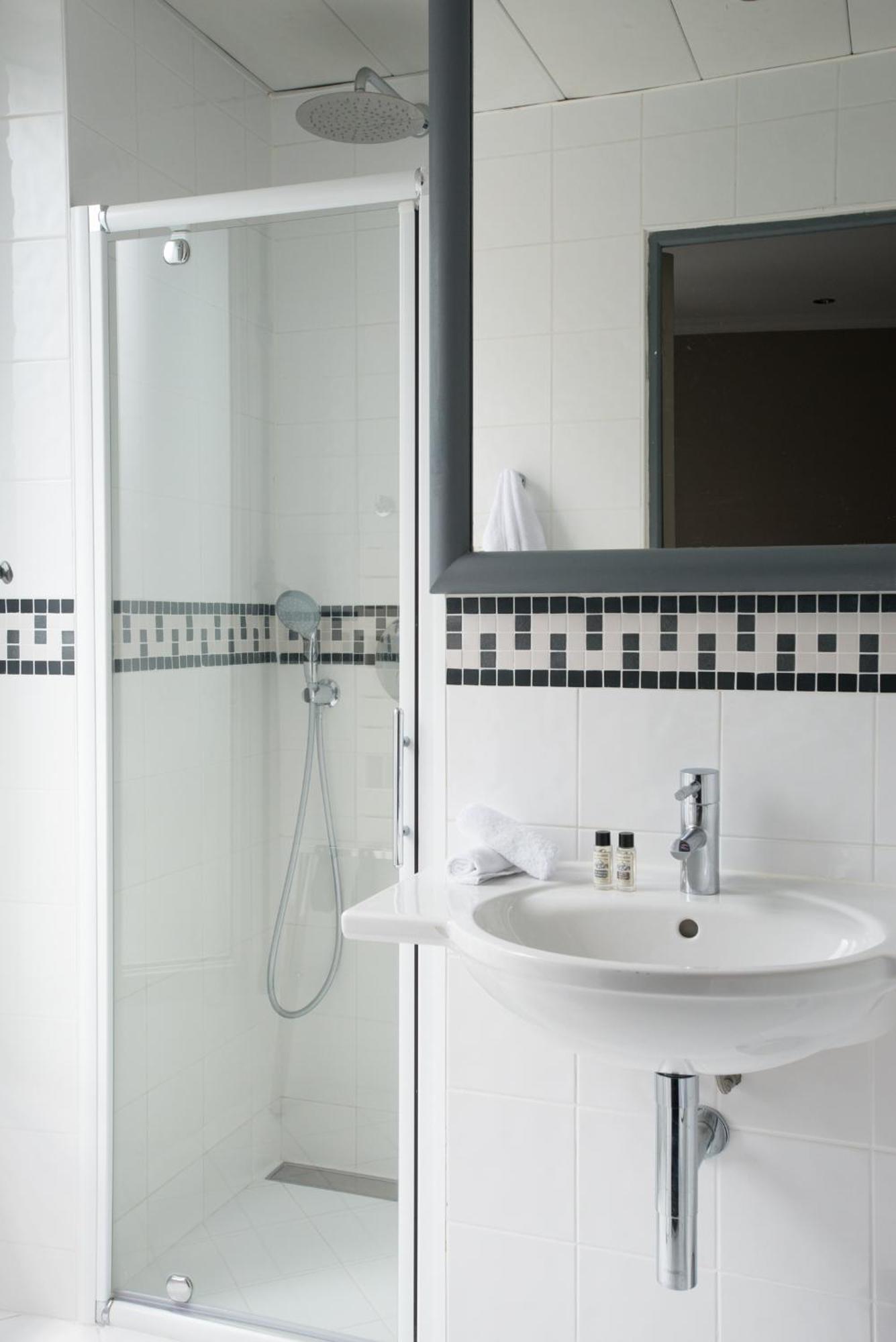 Two Connecting Double Rooms