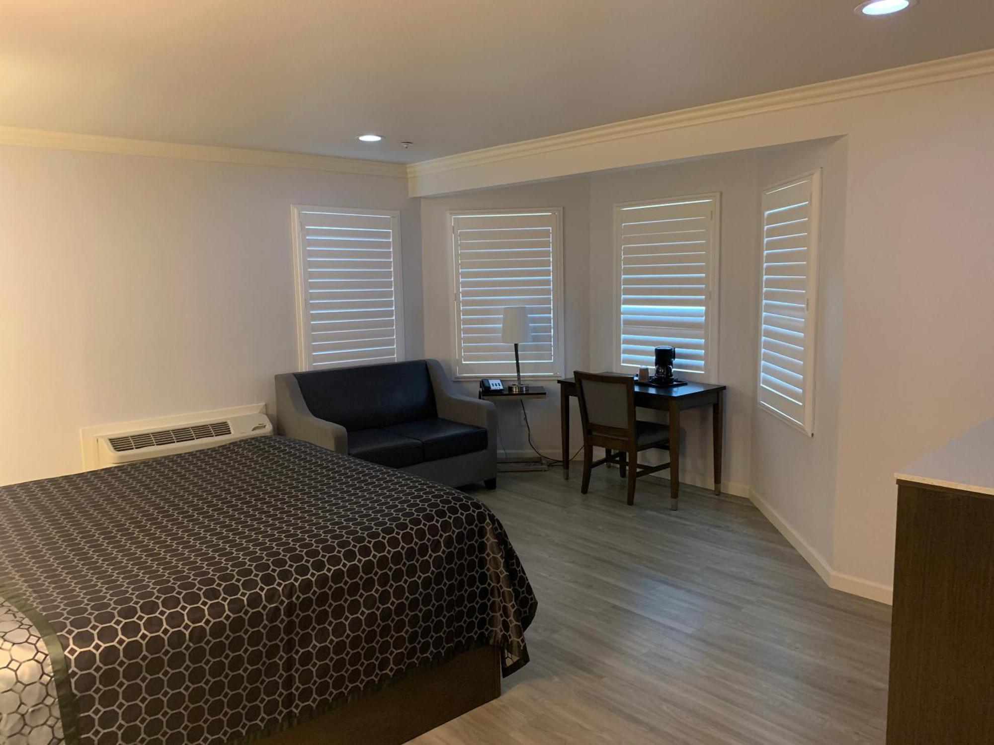 Deluxe Single Room