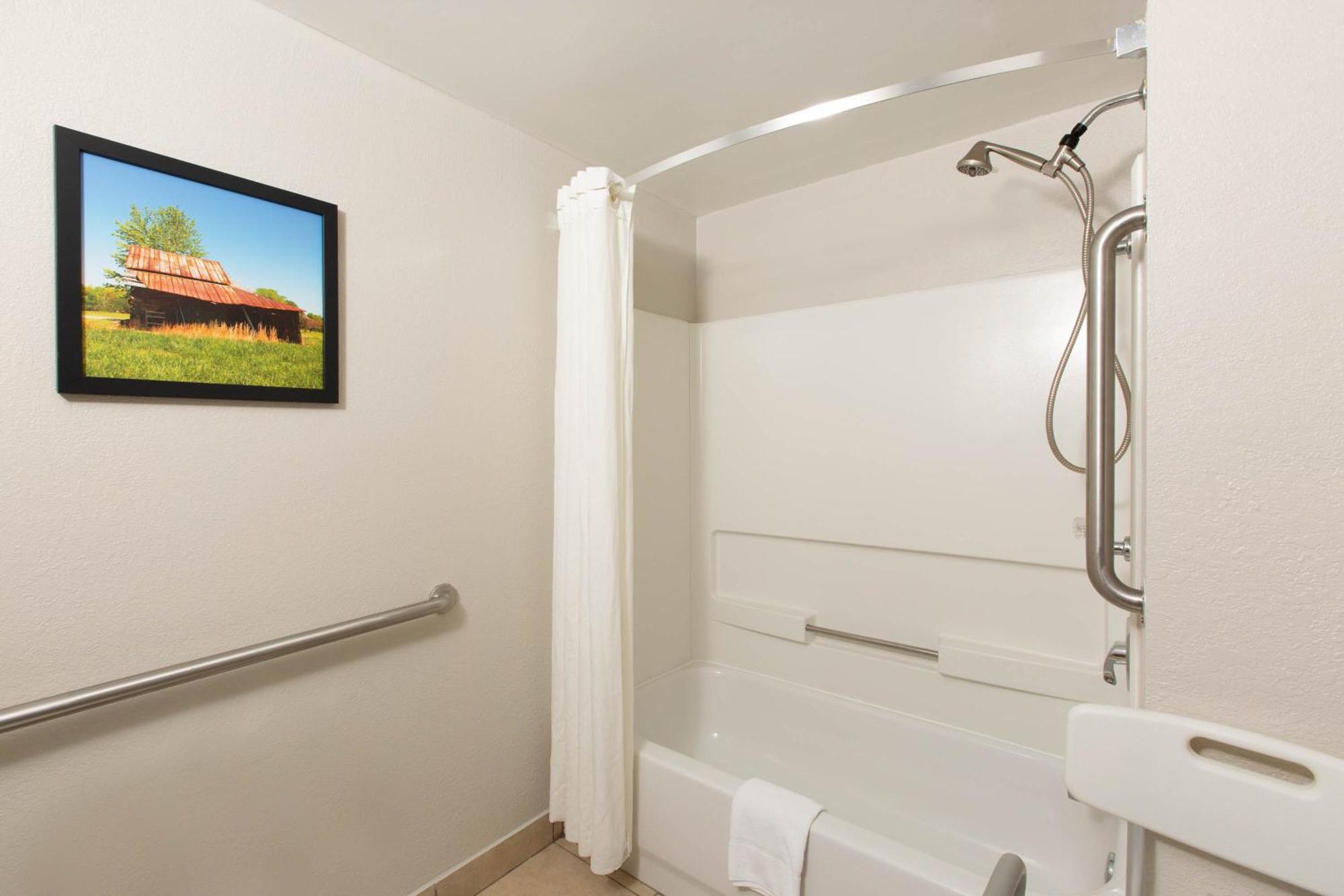 King Room - Mobility Access/Non-Smoking