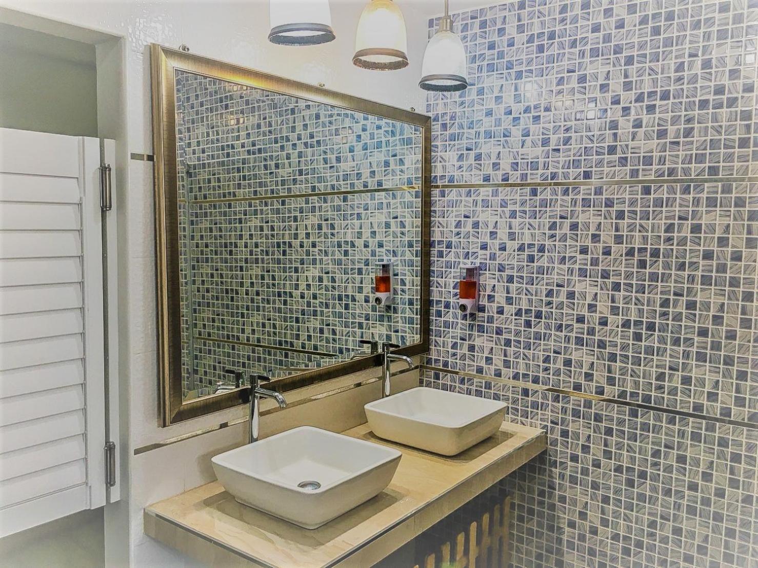 Single Room with Shared Bathroom,1227480899:JPEG