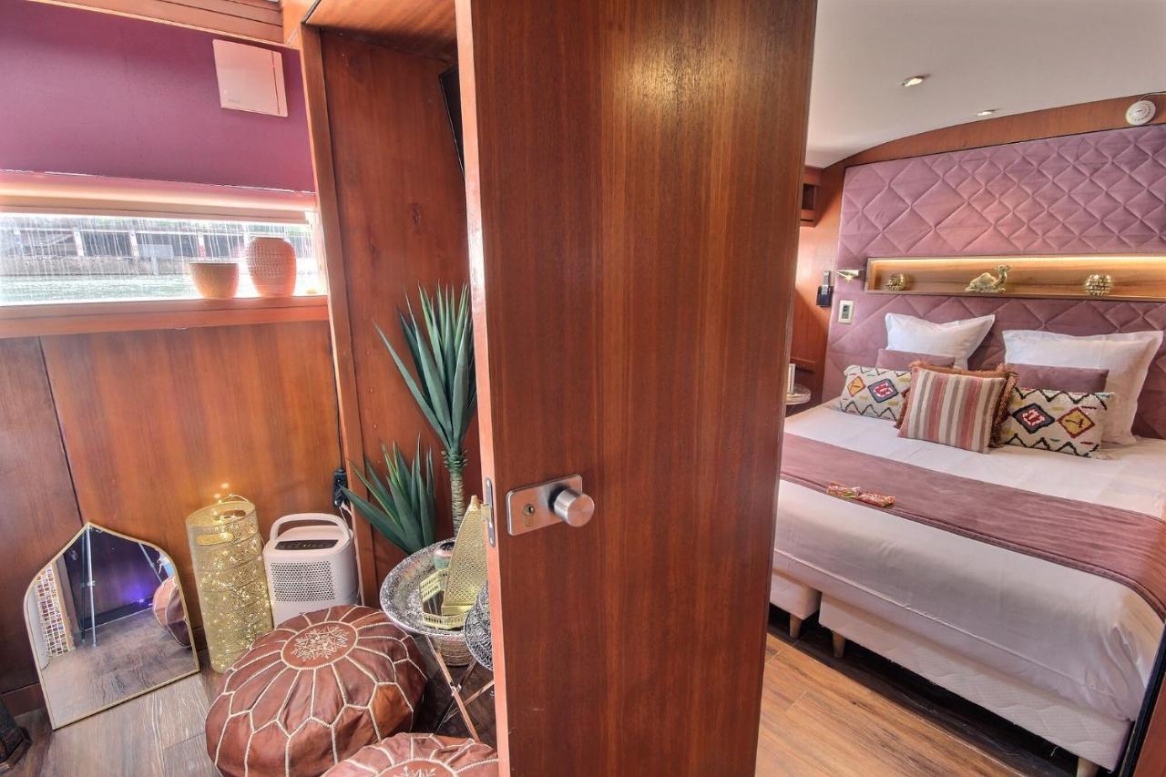 Suite with Hot Tub