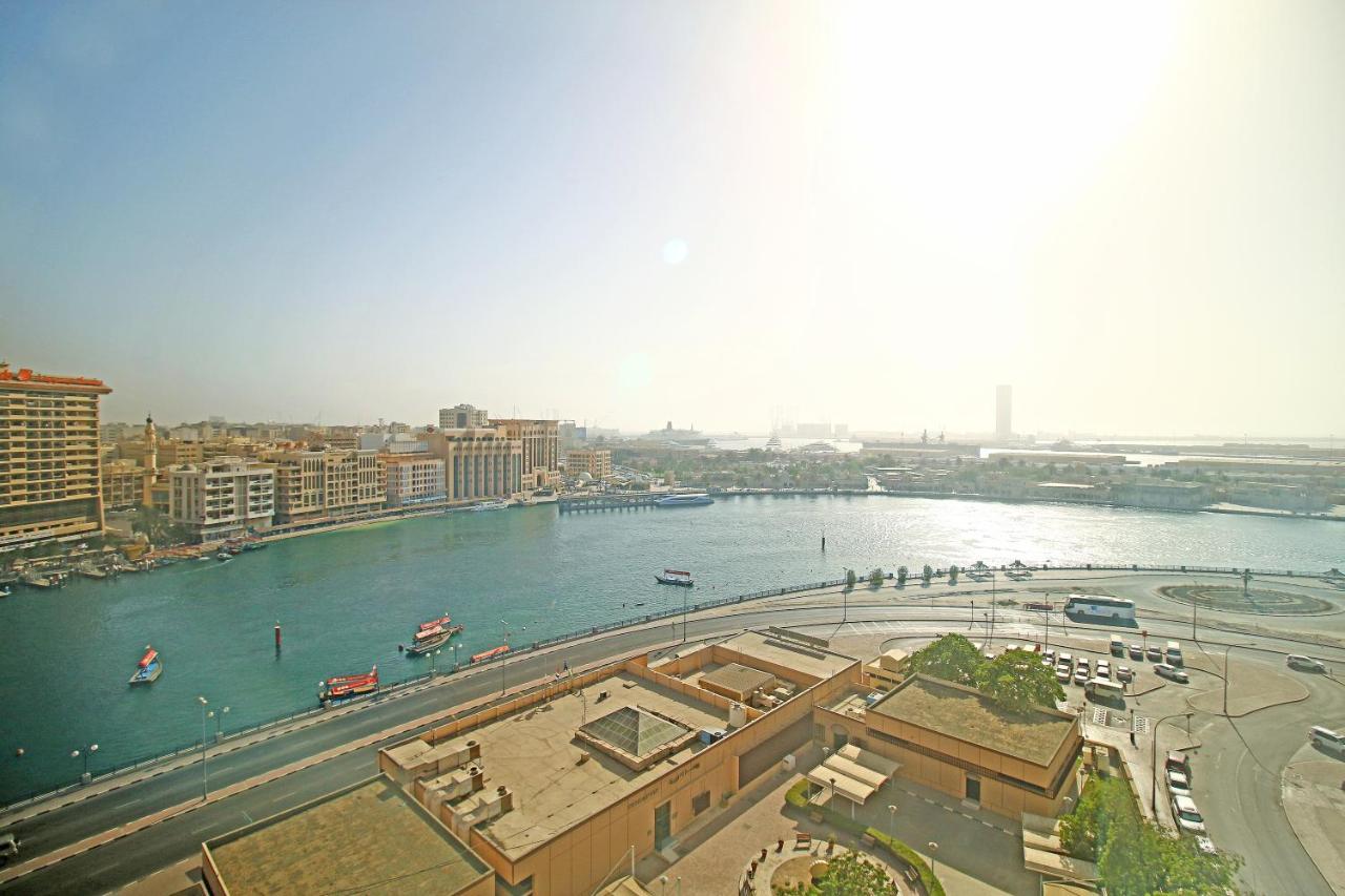 Grand Room with Creek View,1246801750:JPEG