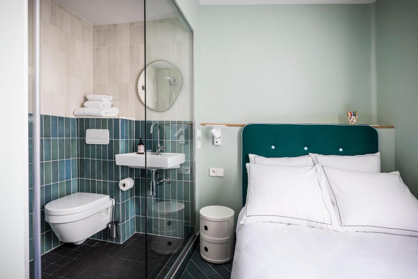 Single Room La petite Amie