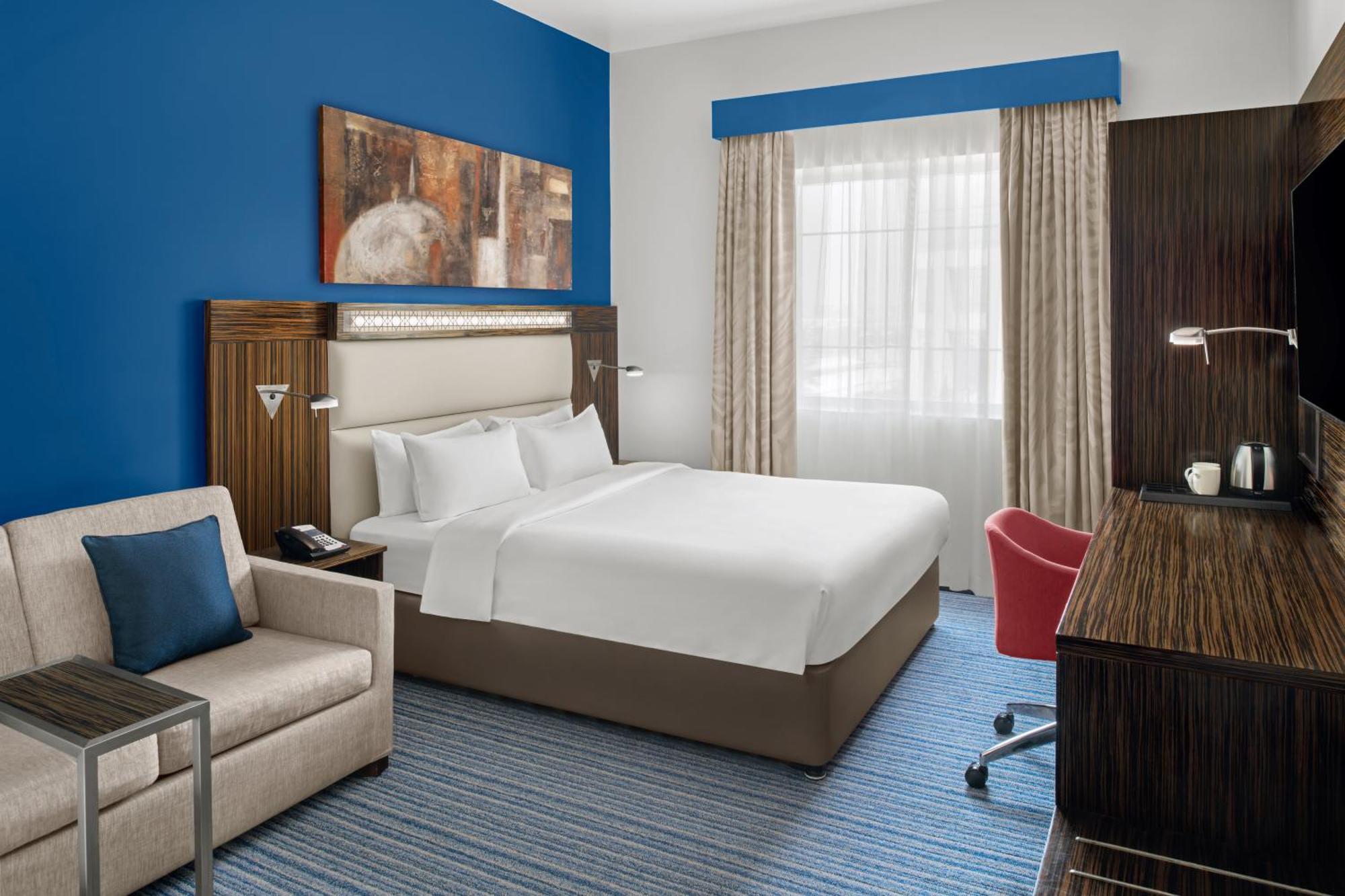 Standard King Room with Sofa Bed - Disability Access
