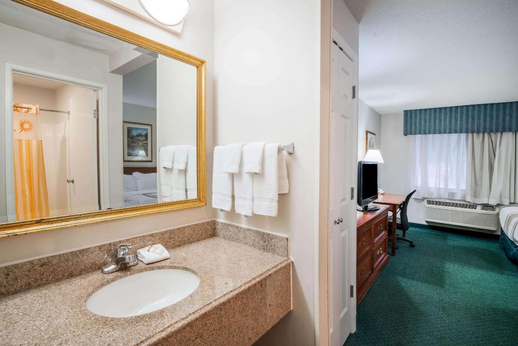 Executive King Room,1278470245:JPEG