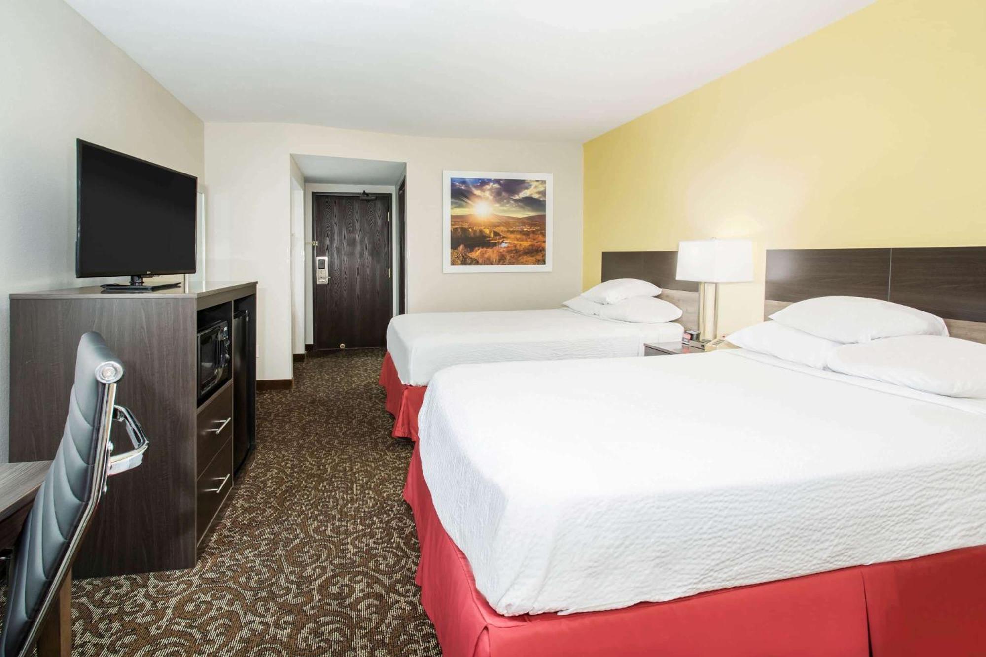 Queen Room with Two Queen Beds - Non-Smoking