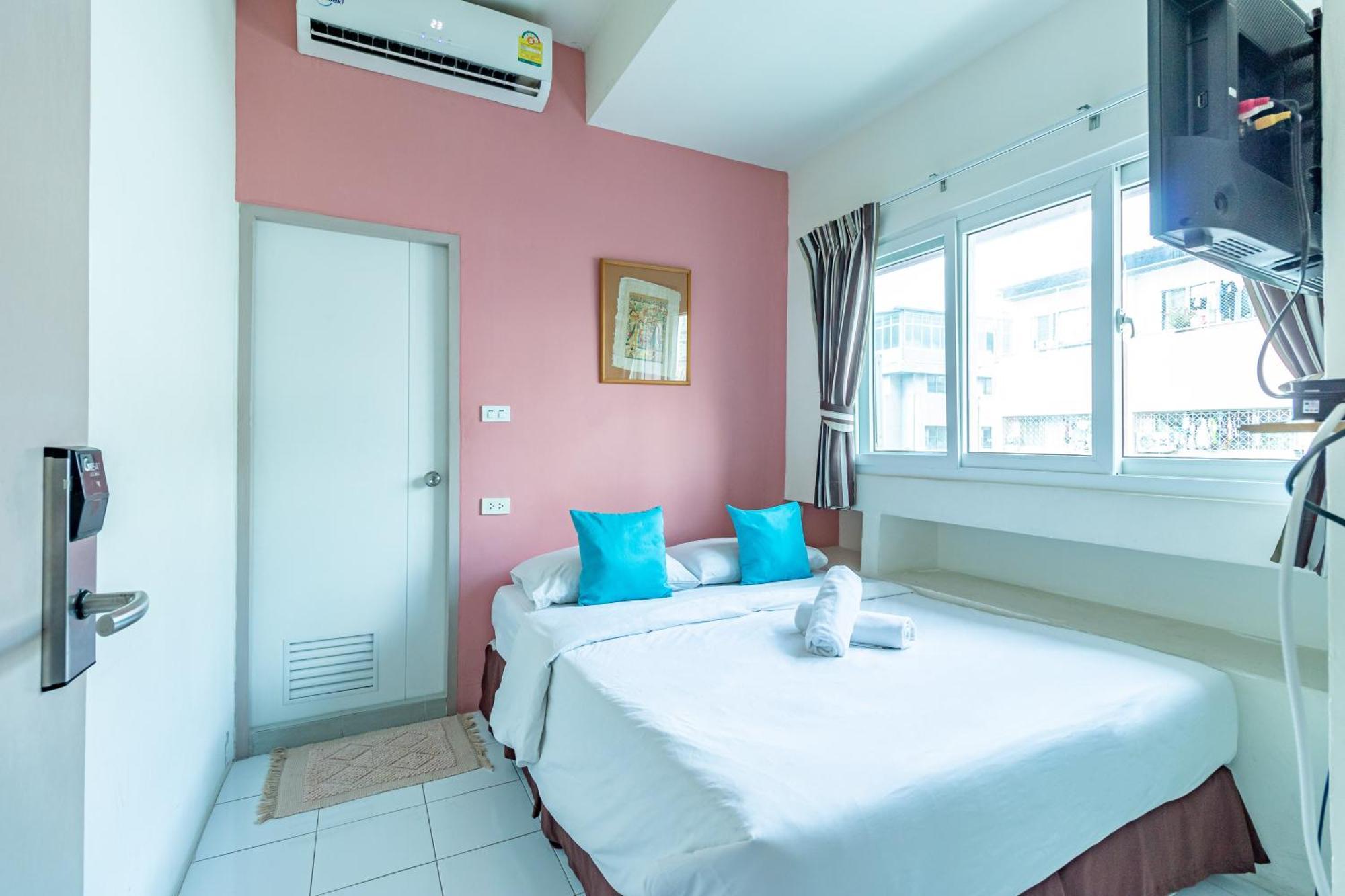 Double Room with Private Bathroom,1279477999:JPEG