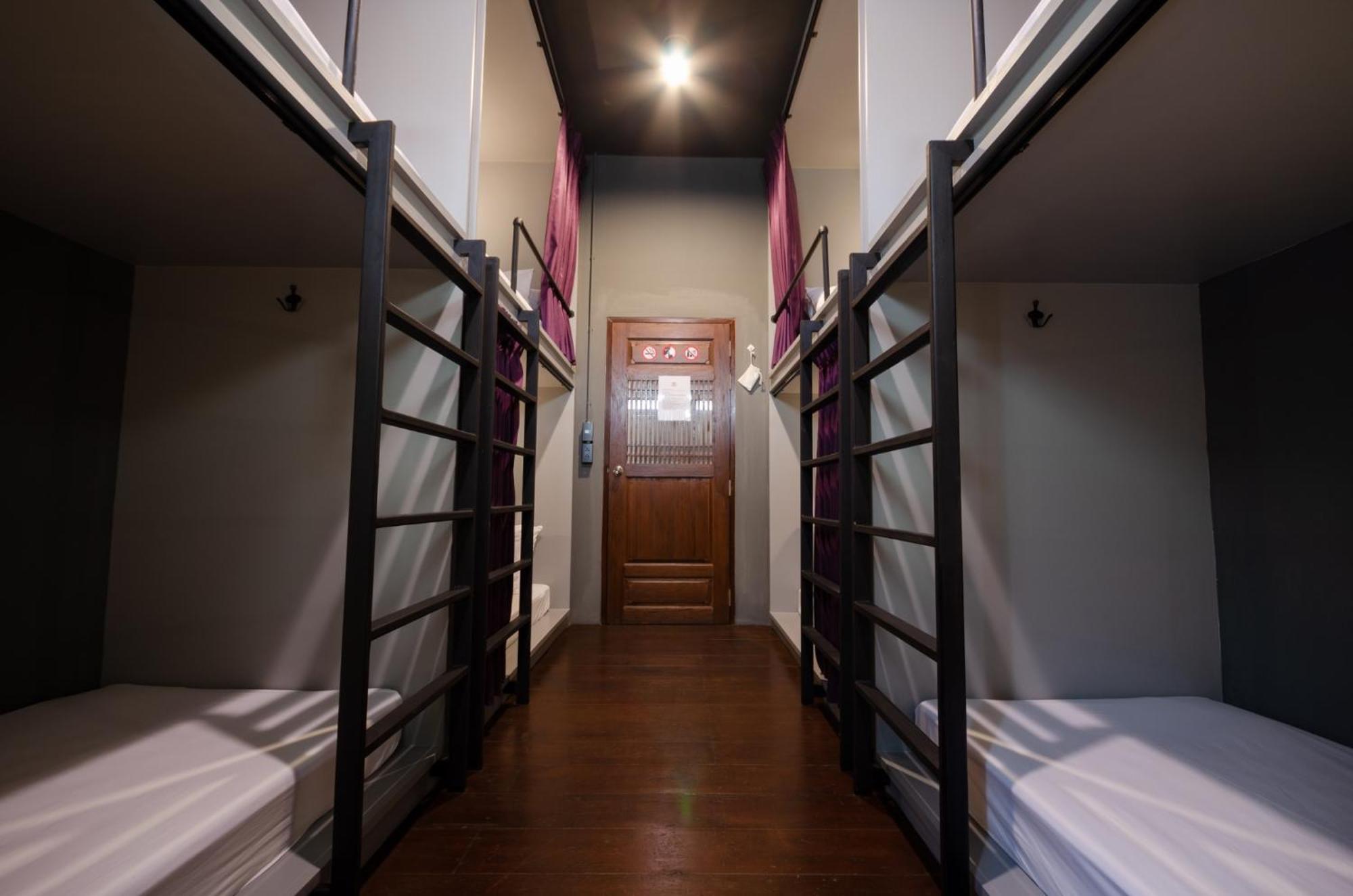 Bed in 8-Bed Mixed Dormitory Room