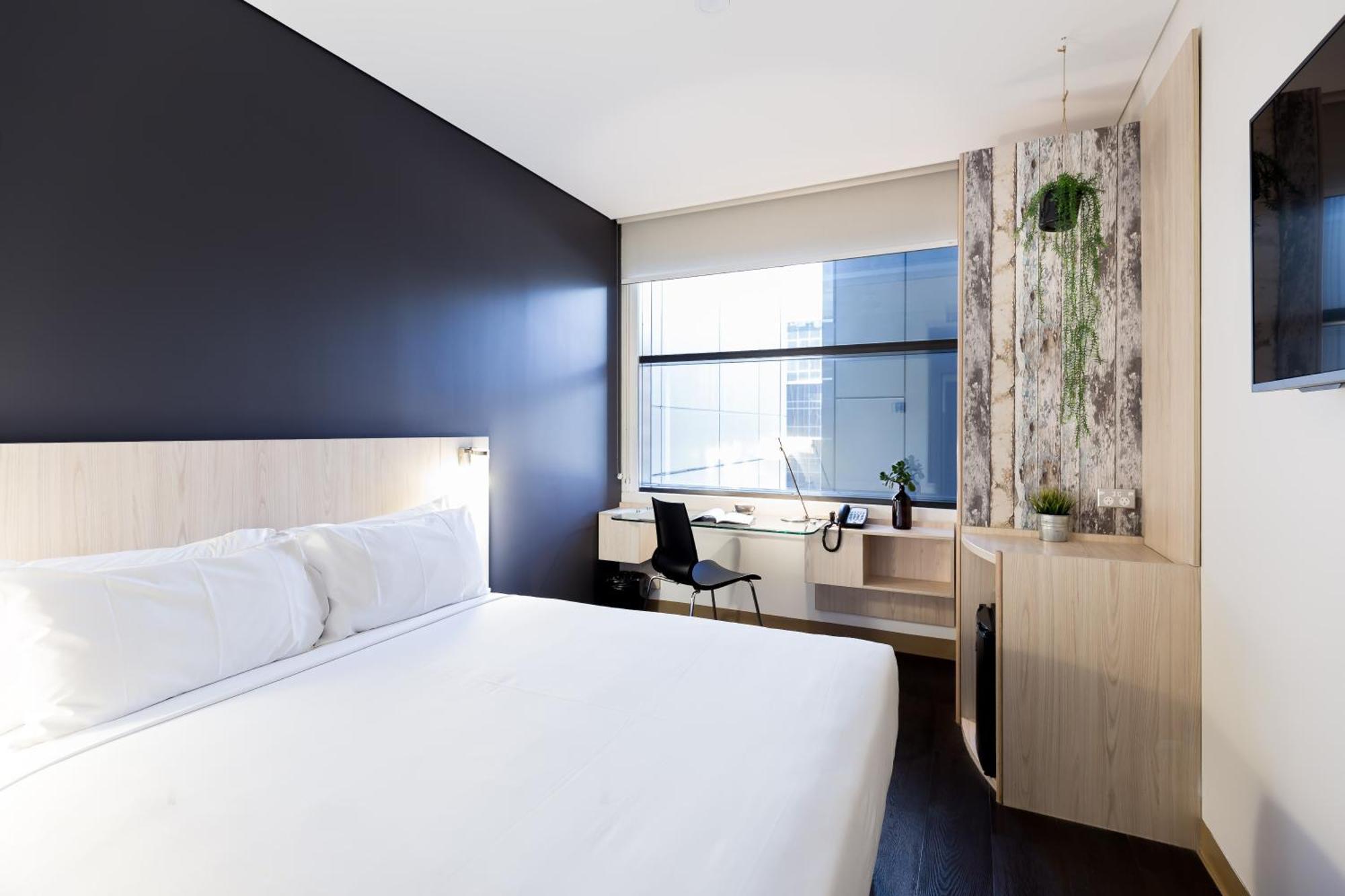 Standard Queen Room - Accessible