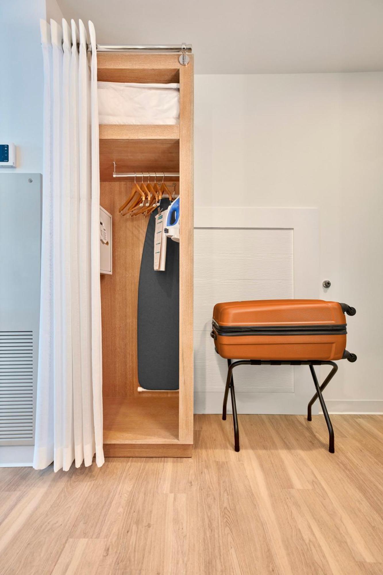 Standard Room Pool View with ADA Tub Mobility Accessible (Includes Early Park Admission*)