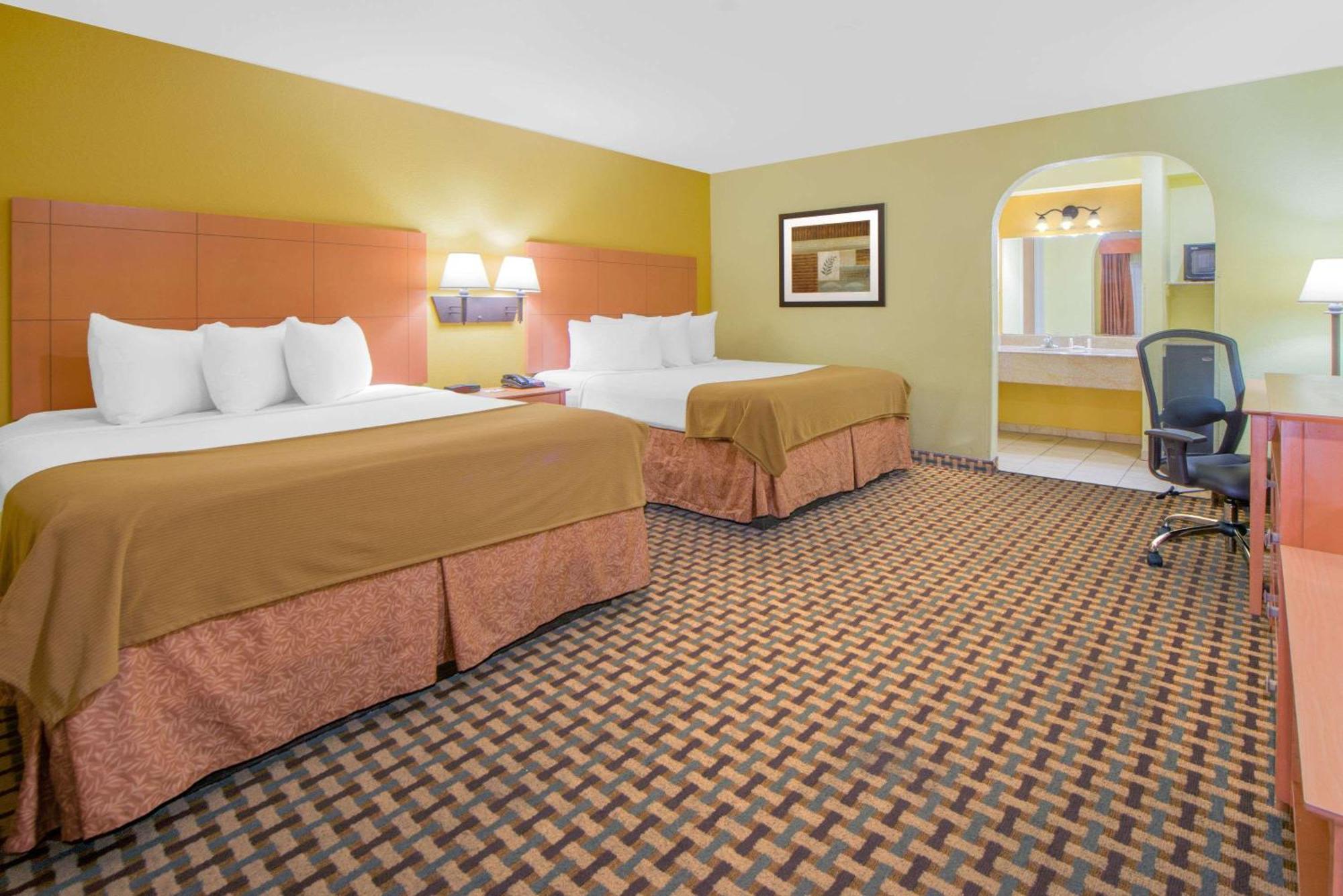 Queen Room with Two Queen Beds - Non-Smoking