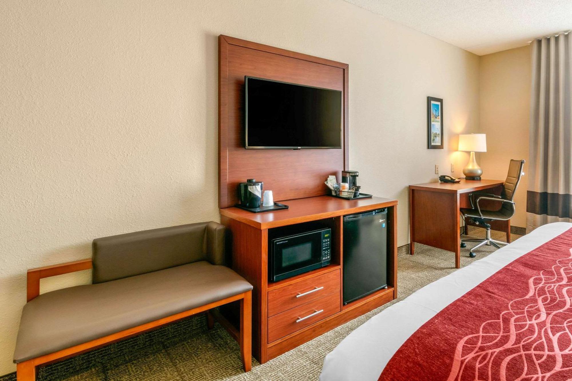 King Room - Accessible/Non-Smoking,1281330514:JPEG