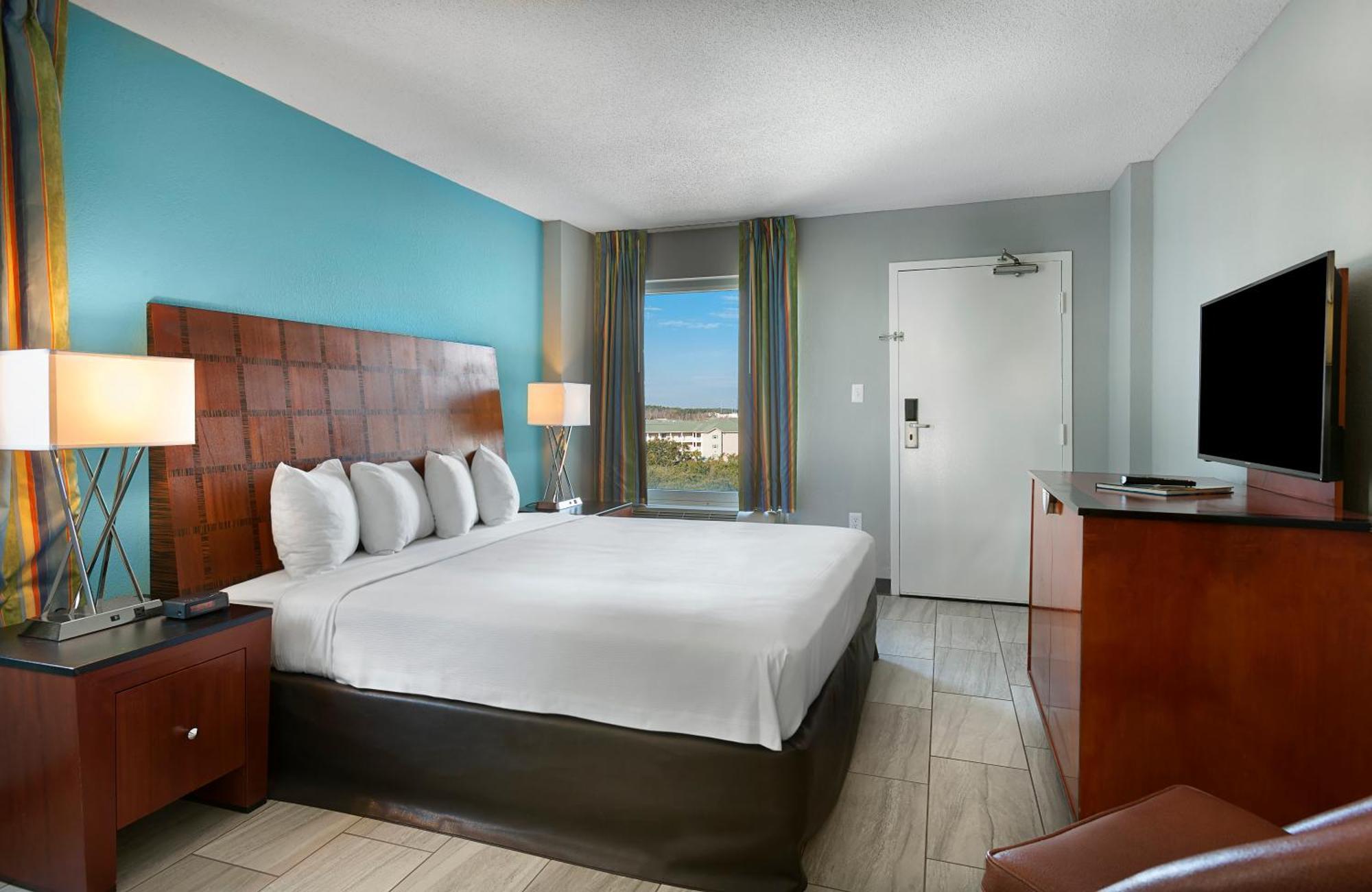 Oceanfront King Suite with Spa Bath