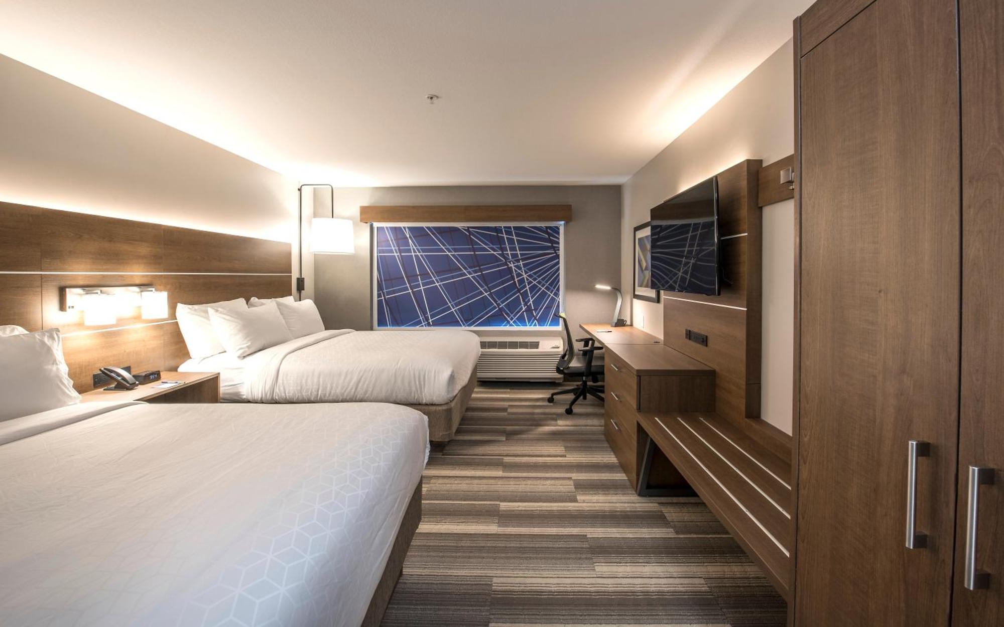 Standard Room with Two Queen Beds