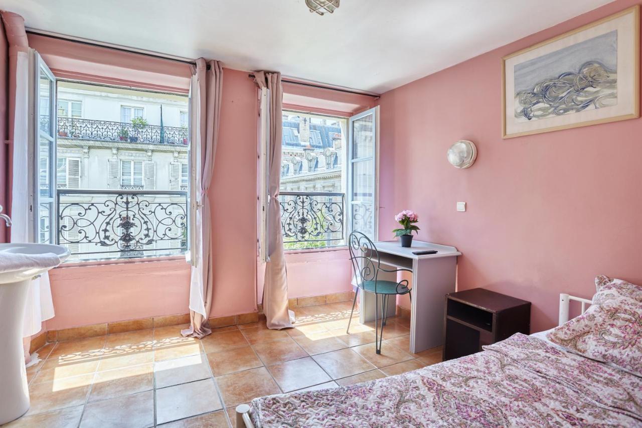 Single Room with Shared Bathroom