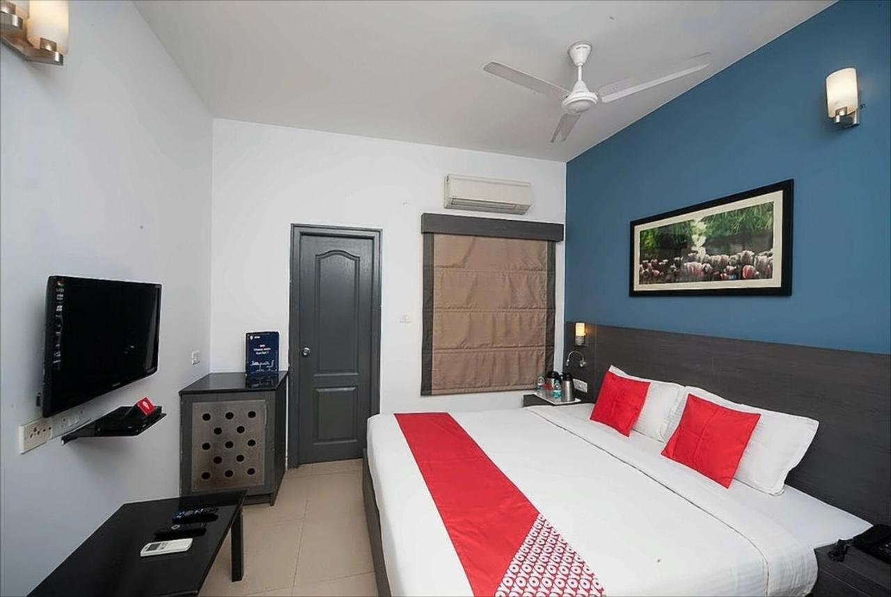 Deluxe Double Room (2 Adults + 1 Child)