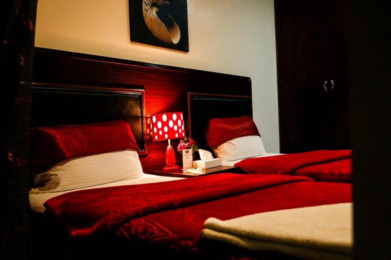 Deluxe Double Room (2 Adults + 1 Child),1300723117:JPEG