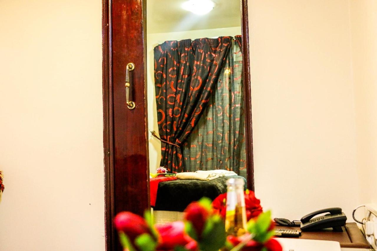 Deluxe Single Room,1300759240:JPEG