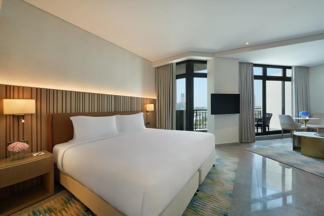 Spacious Room Balcony King Bed,1304881984:JPEG