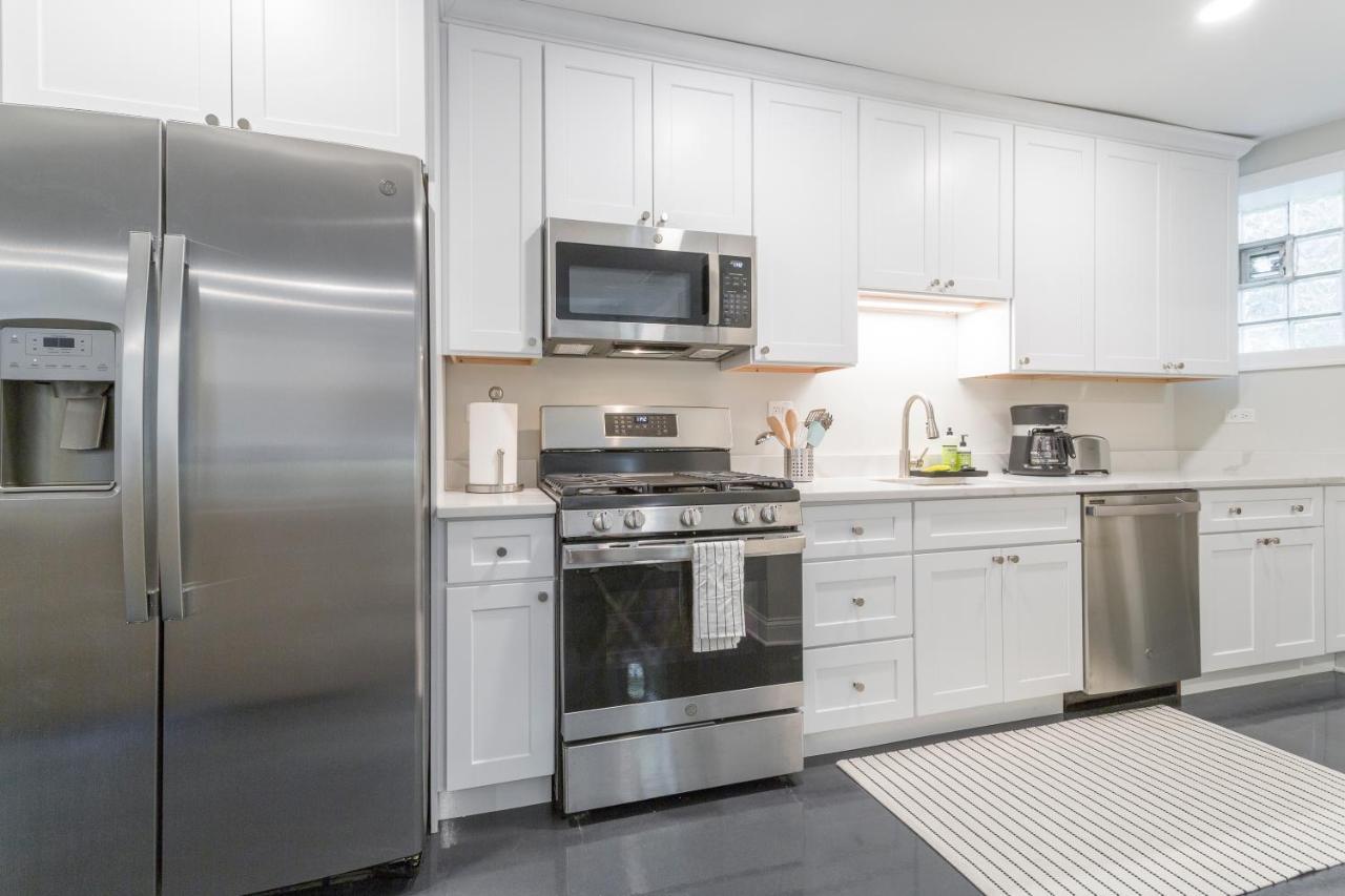 One-Bedroom Apartment,1306458646:JPEG