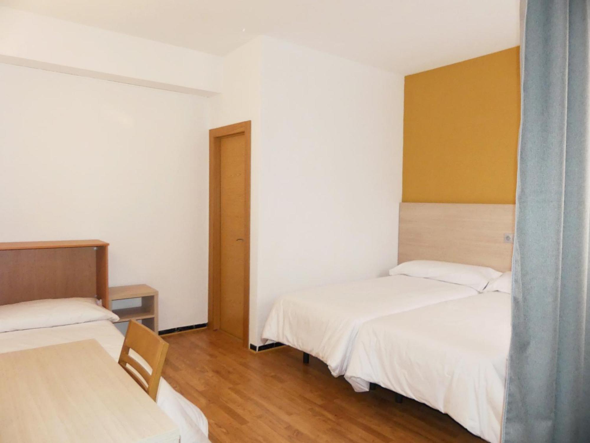 Standard Triple Room,969268543:JPEG
