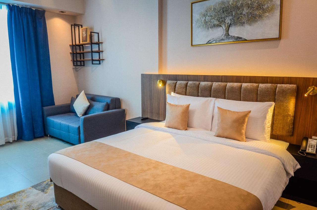 Premium King Room - Non-Smoking