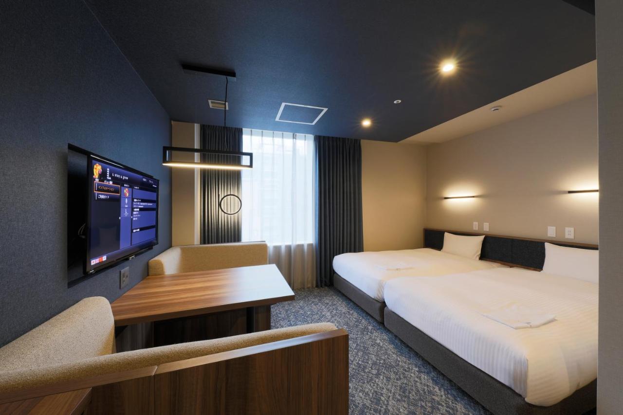 Twin Room,1364457725:JPEG