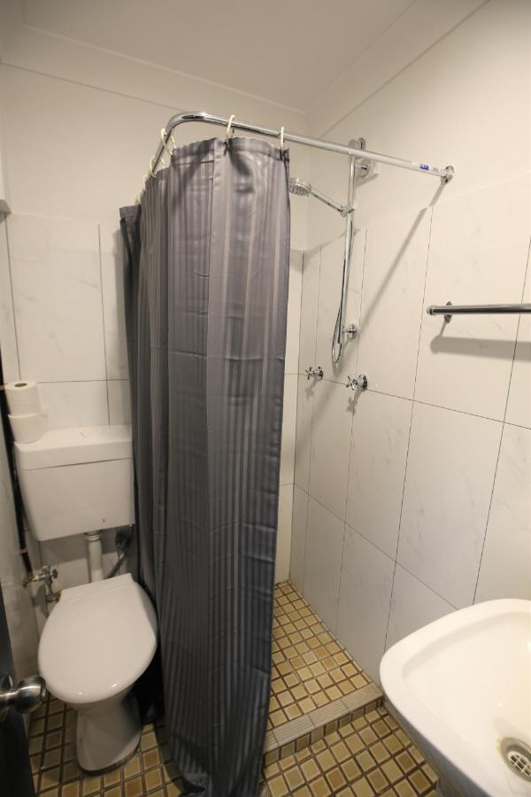 Standard Twin Room with Shared Bathroom,1498670956:JPEG