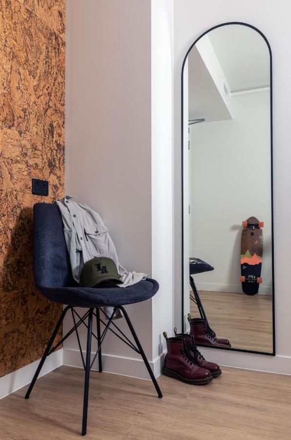 Double Room Interior,1322875489:JPEG