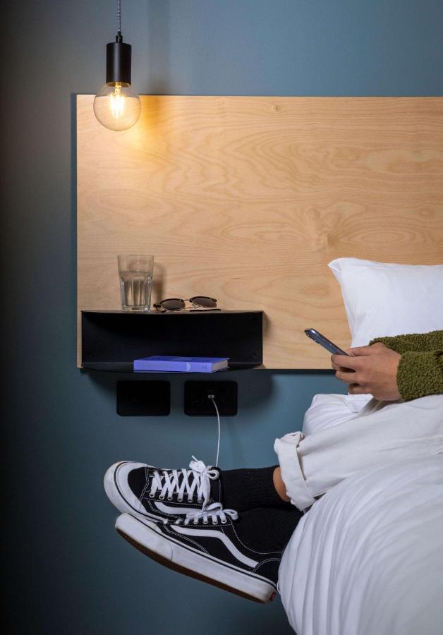 Twin Split Ensuite Room Interior